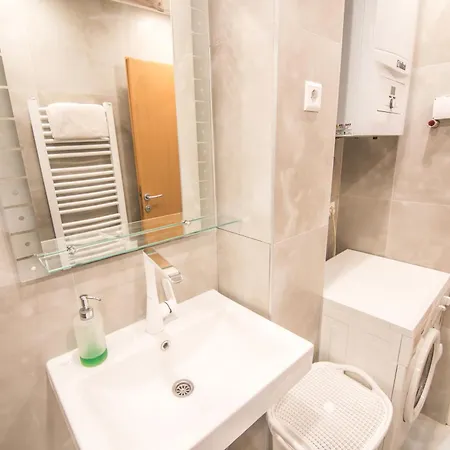 Kirsche - 85 Sqm - Free Parking Lägenhet *