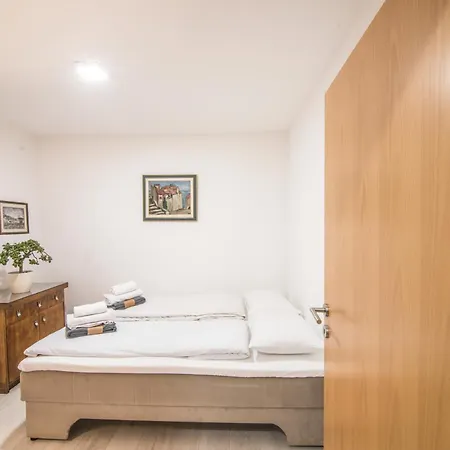Kirsche - 85 Sqm - Free Parking *