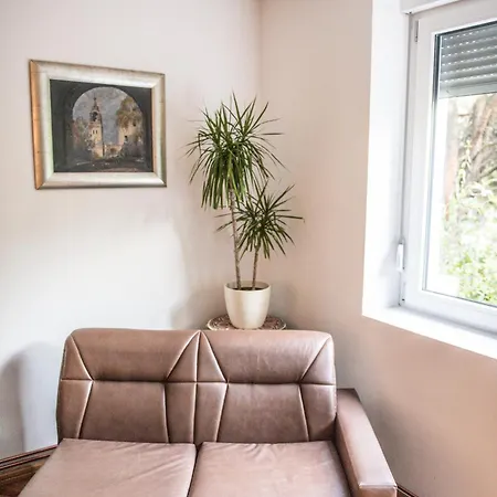 Kirsche - 85 Sqm - Free Parking Lägenhet